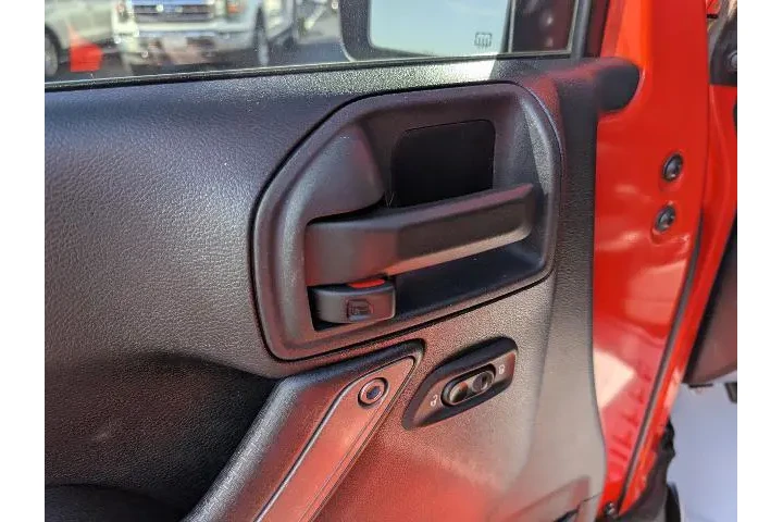 $15800 : Jeep Wrangler Unlimited 2015 image 10