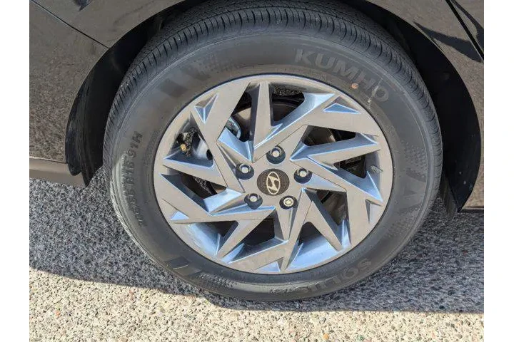 $19990 : Hyundai ELANTRA 2024 SEL 4dr image 10