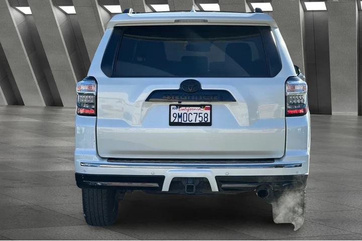 $39900 : Toyota 4Runner 2021 AWD Nigh image 10