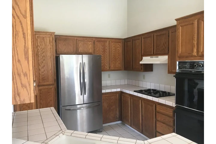 $2075 : SINGLE FAMILY RESIDENCE image 3