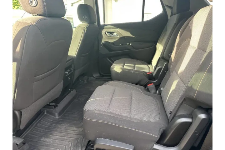 $15995 : 2019 Traverse LT Cloth image 10