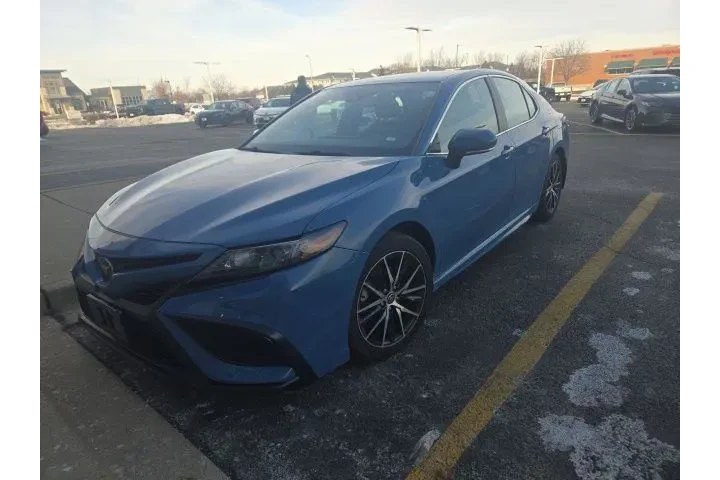 $23491 : Toyota Camry 2024 SE 4dr Sed image 3