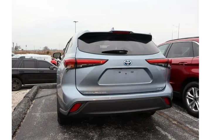 $31802 : Toyota Highlander Hybrid 202 image 5