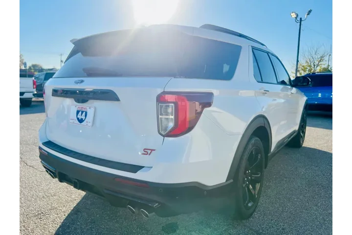 $25995 : 2020 Explorer ST AWD image 6