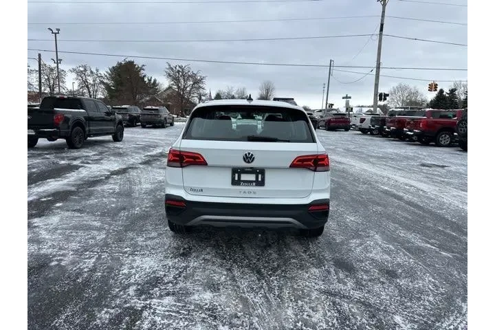 $16995 : Volkswagen Taos 2024 S 4dr S image 10