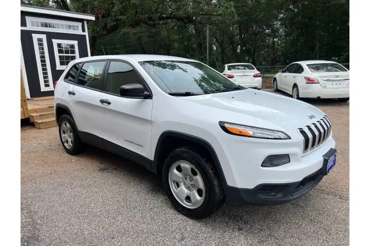 $8999 : 2017 Cherokee Sport image 5