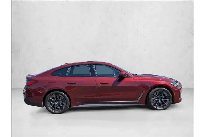 $31040 : BMW i4 2023 eDrive35 Gran Co image 4