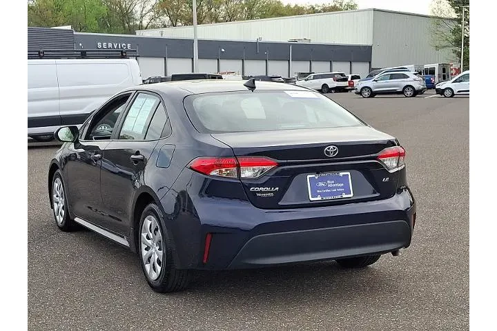 $20498 : Toyota Corolla 2024 LE 4dr S image 4