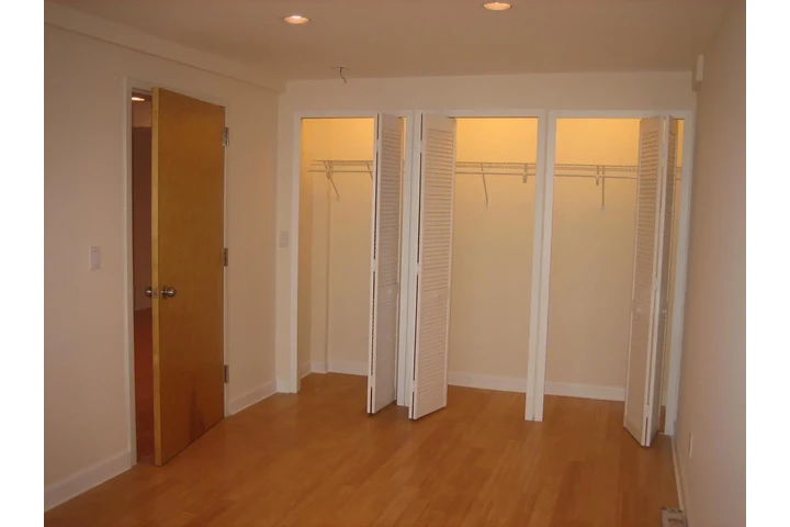 $3100 : Maspeth Apartamento 2 Dorm image 2