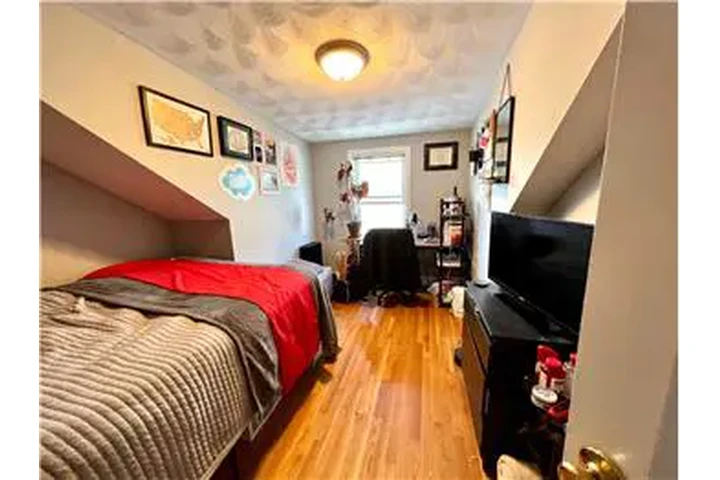 $4950 : Rental property with 5 bedro image 8