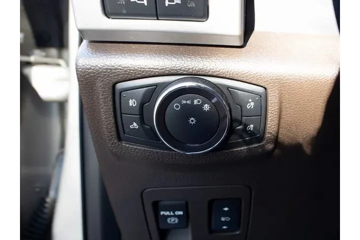 $32147 : Ford F-150 2018 4x4 King Ran image 8