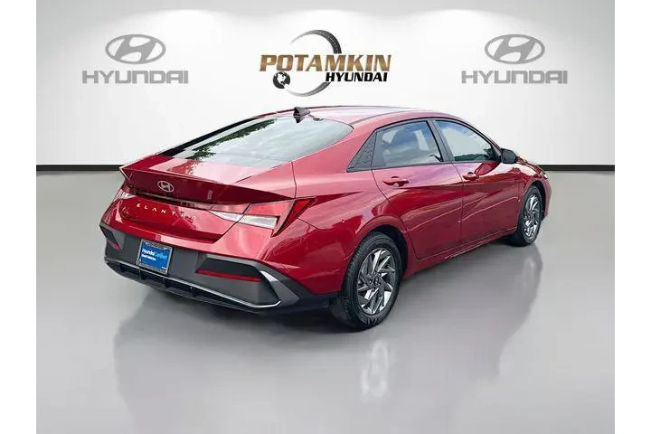 $19771 : Hyundai ELANTRA 2024 SEL 4dr image 5