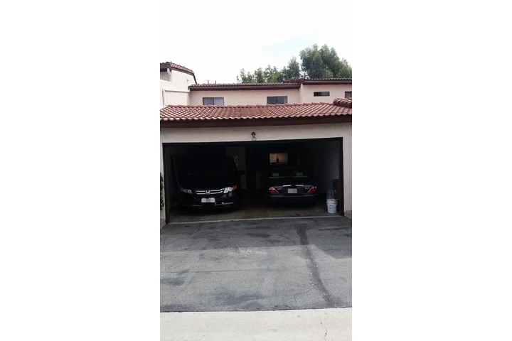 $3200 : Renta townhouse en BaldwinPark image 2