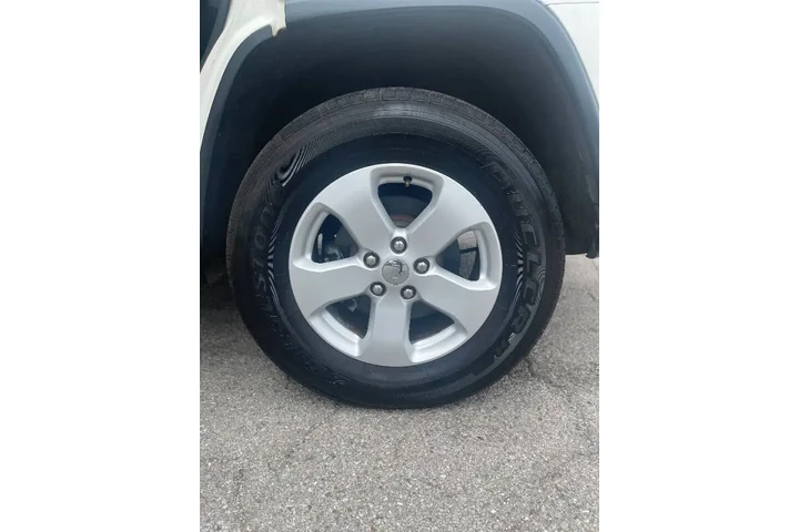 $7900 : 2012 Grand Cherokee image 7