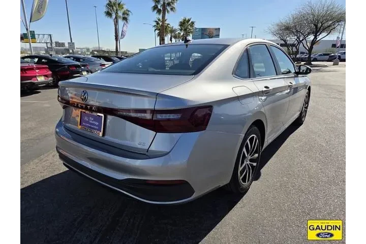 $20731 : Volkswagen Jetta 2025 SE 4dr image 7