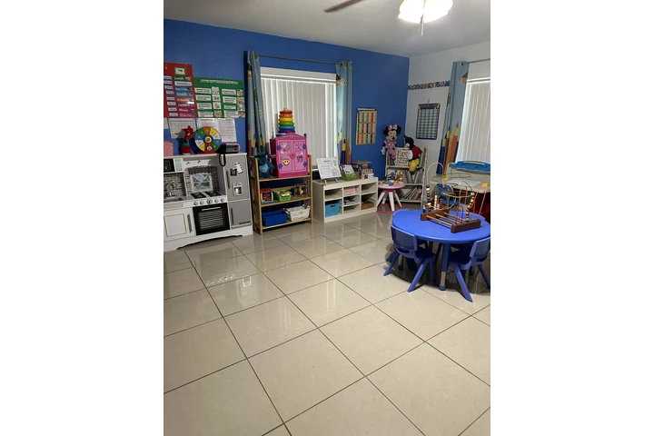 Day Care Orleans Littles angel image 3