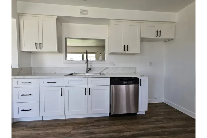 $1450 : Anaheim - 3 bed 2 Bath image 10