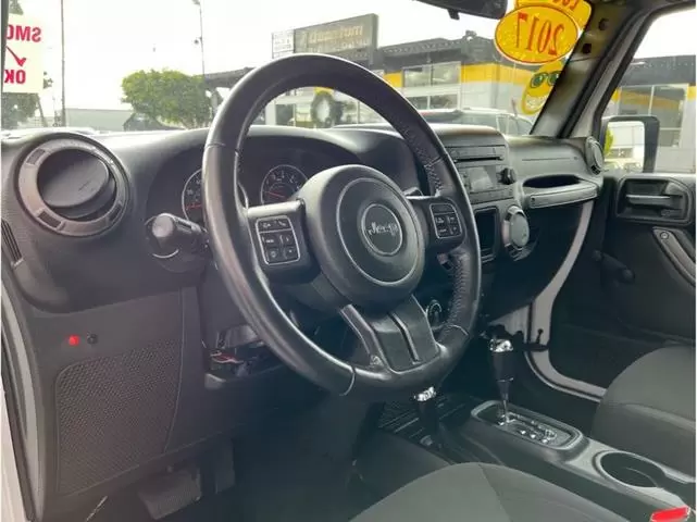 2017 Jeep Wrangler image 3