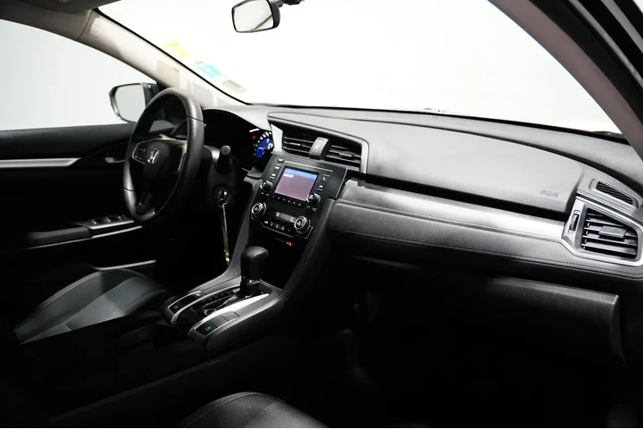 $17599 : 2017 Civic Sedan image 9