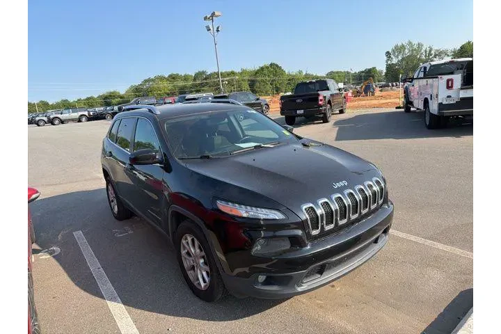 $13992 : Jeep Cherokee 2016 Latitude image 2