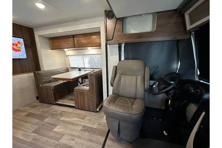 $63799 : 2020 Winnebago Intent 28y image 4