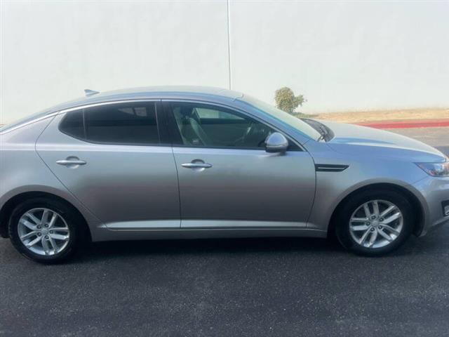 $7700 : 2013 Optima LX image 2