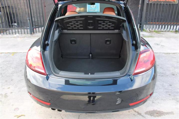 $12900 : Volkswagen Beetle image 5