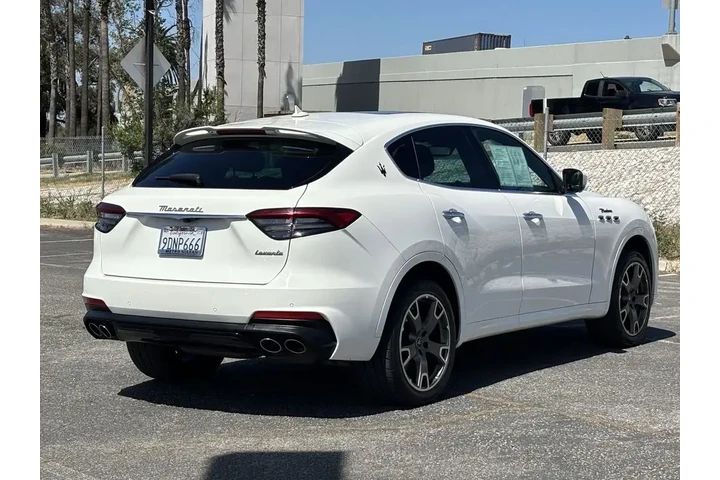 $31999 : Maserati Levante 2023 AWD Mo image 3