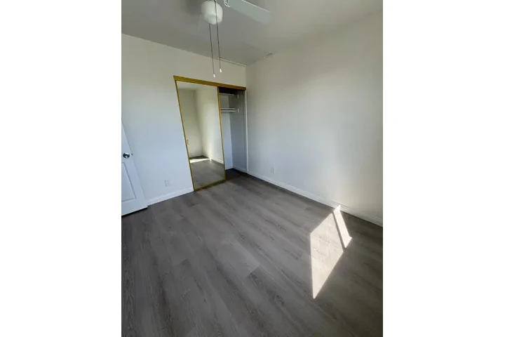 $2599 : FULLERTON- APTS. DE 2 RECS. image 4