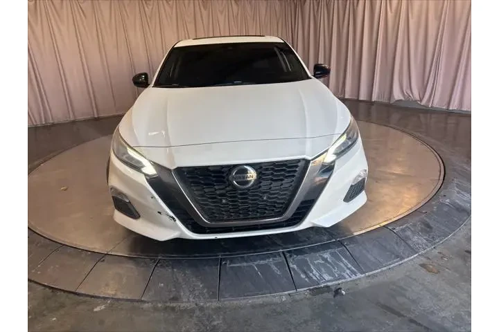 $12999 : Nissan Altima 2021 2.0 SR 4d image 2