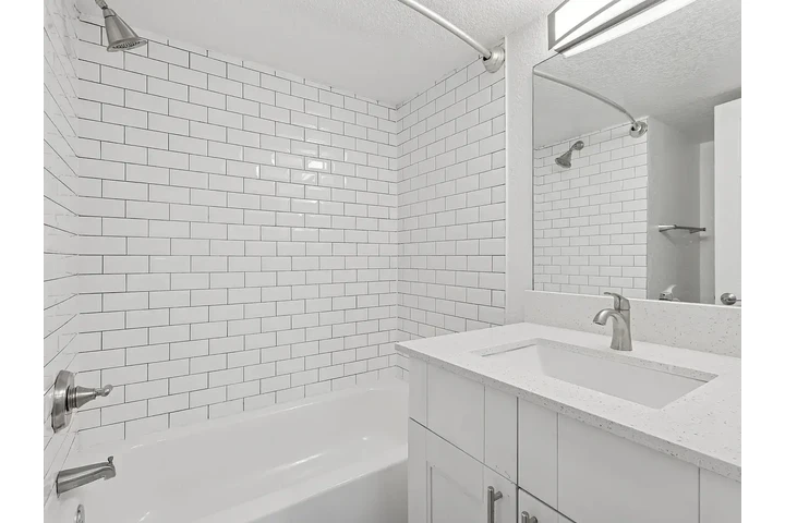 $1000 : 1 bd 1 ba image 2