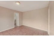 $2400 : 2 Bed 2 Bath Home in Miami FL thumbnail