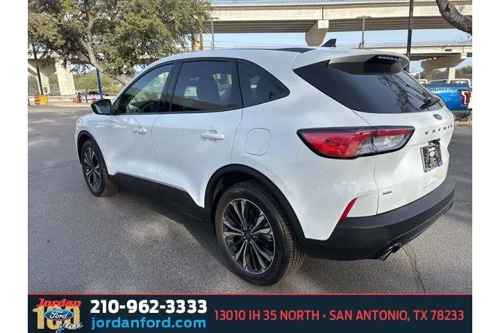 $21832 : Ford Escape 2022 SE 4dr SUV image 5