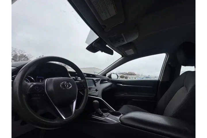 $12999 : 2019 Camry LE image 6