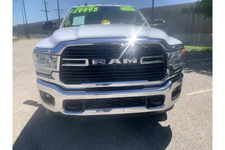 $29995 : 2020 RAM 3500 Big Horn image 4