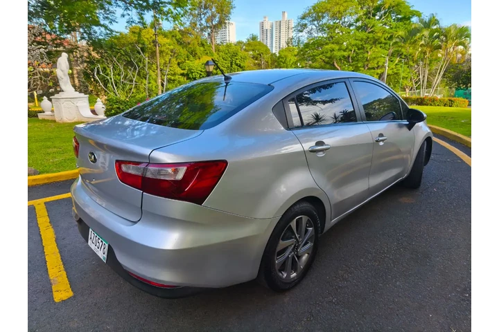 $7700 : Oferta por tiempo limitado Kia image 6