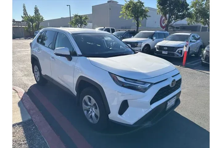 $22995 : Toyota RAV4 2023 LE 4dr SUV image 4