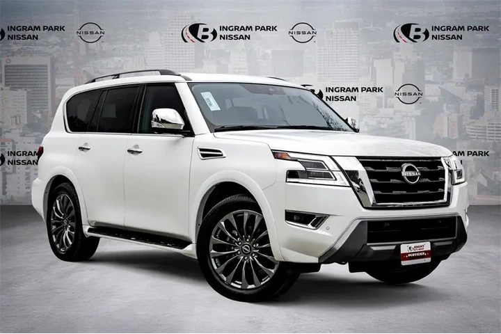 $38599 : Nissan Armada 2023 4x2 Plati image 1