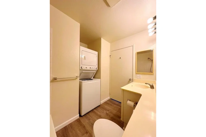 $1100 : Impresionante casa en Pacifica image 1