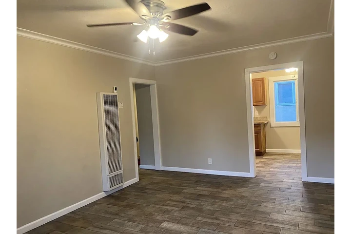 $1000 : 1/bed 1/bath apartment home image 1