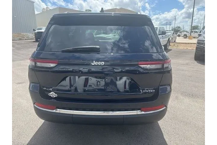 $39867 : Jeep Grand Cherokee 2023 4x4 image 6