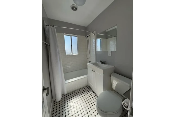 $1100 : APTO RENOVADO EN LOS ANGELES image 6