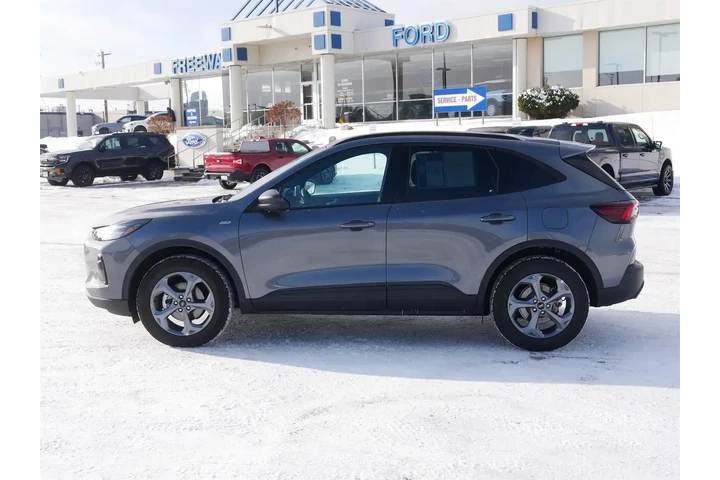 $24937 : Ford Escape 2025 AWD ST-Line image 2