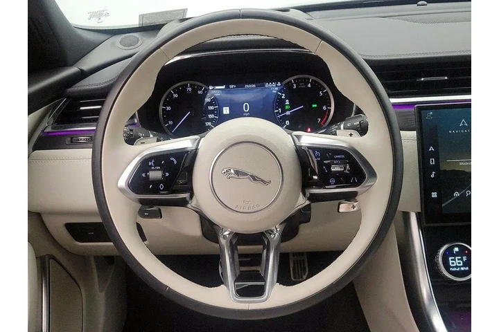 $36998 : Jaguar XF 2023 P250 SE 4dr S image 10