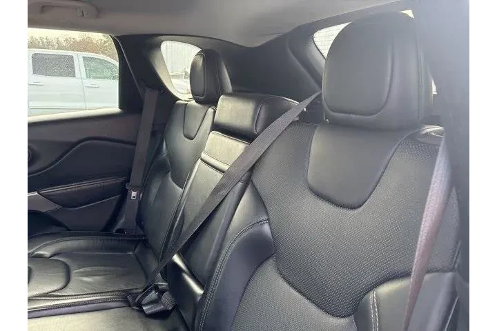 $16977 : Jeep Cherokee 2019 4x4 High image 10