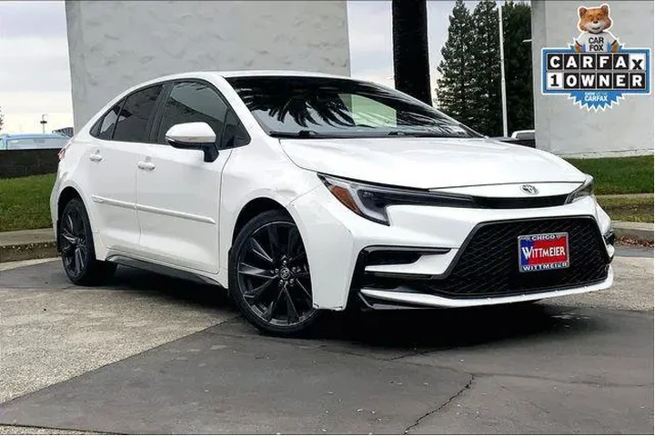 $26985 : Toyota Corolla Hybrid 2025 S image 2