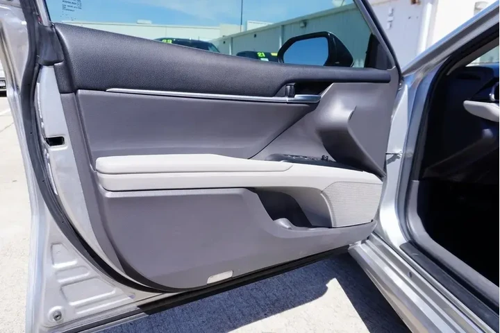 $10488 : Toyota Camry 2019 SE 4dr Sed image 8