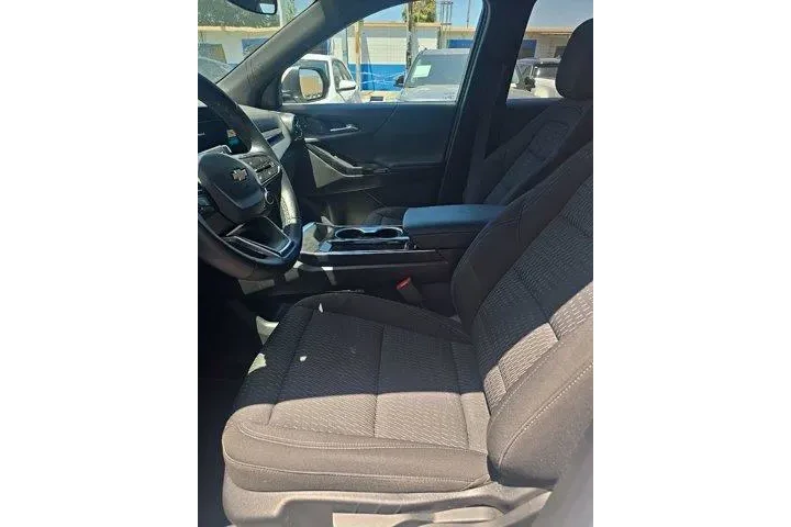 $26000 : Chevrolet Equinox 2025 4x4 L image 5