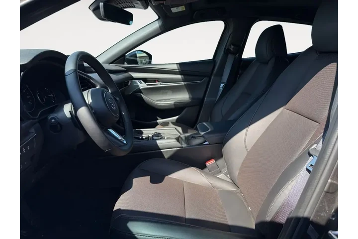 $33136 : Mazda Mazda3 Hatchback 2025 image 2