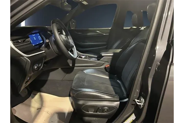 $33880 : Jeep Grand Cherokee 2024 4x4 image 9